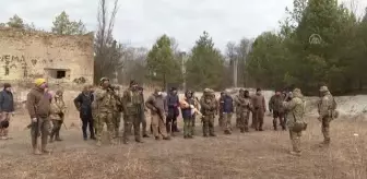 Ukraynalı siviller askeri eğitim alıyor