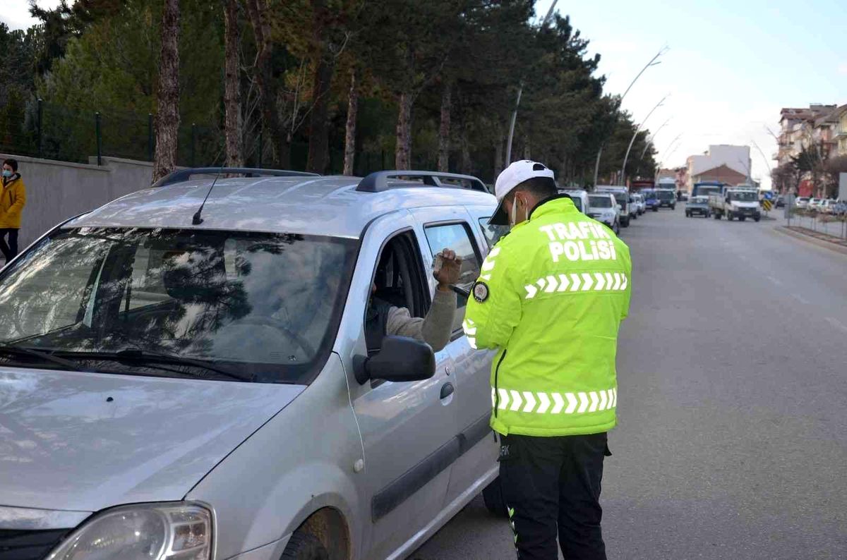 Uşak\'ta bin 848 araç sürücüsüne para cezası kesildi