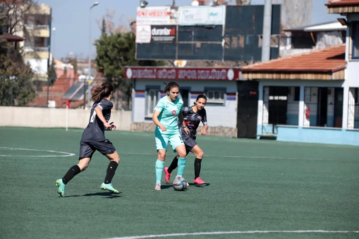 Son dakika haberi | Üstek Group Horozkent Spor, 3 puanı 3 golle kazandı