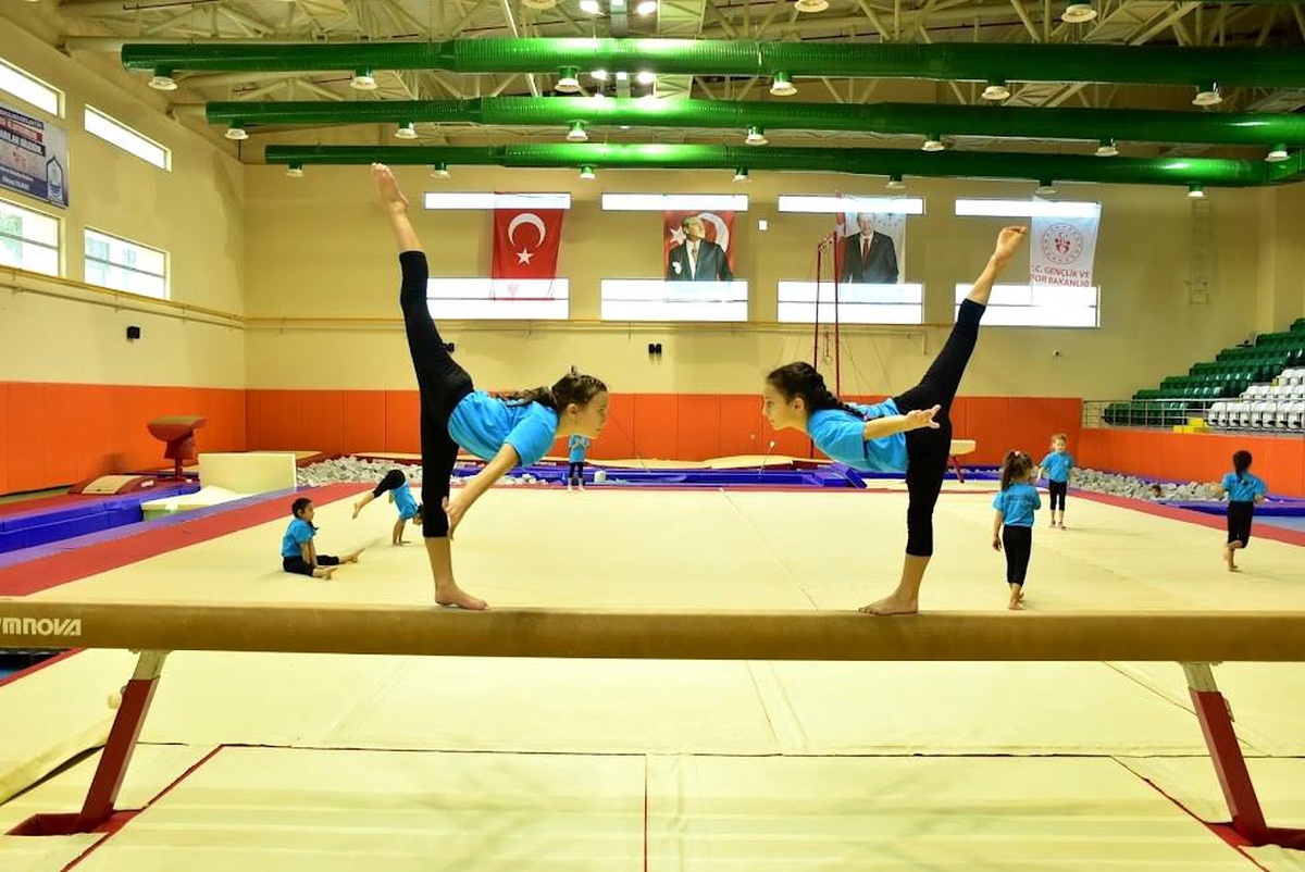 Yıldırım Belediyesi\'nden çocuklara yaz-kış spor imkânı