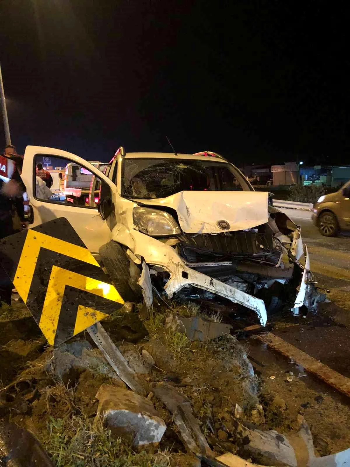 Aydın\'da hafif ticari araç ile otomobil çarpıştı: 5 yaralı