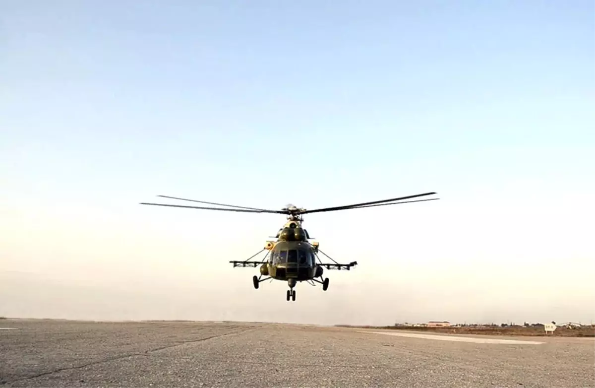 Azerbaycan Hava Kuvvetleri\'nden Helikopterlerle Tatbikat