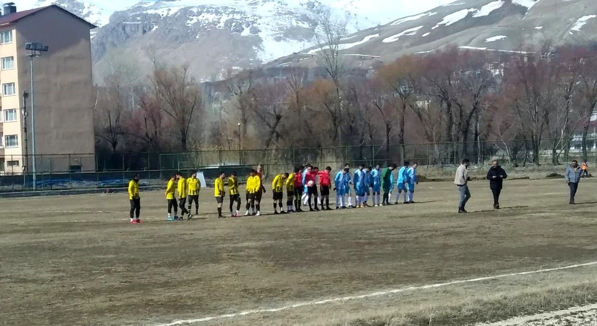 Çekişmeli maç 3-3 berabere bitti