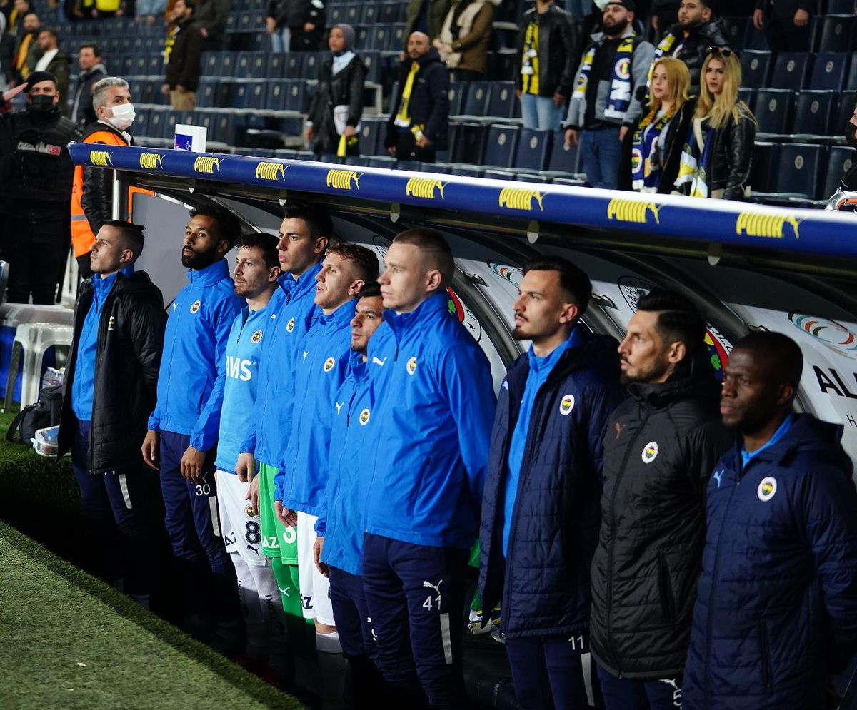 Fenerbahçe\'de 8 değişiklik