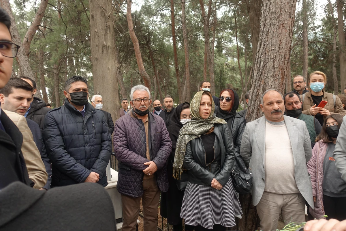 Son dakika haberleri: Fırat Çakıroğlu, ölümünün 7. yılında mezarı başında anıldı