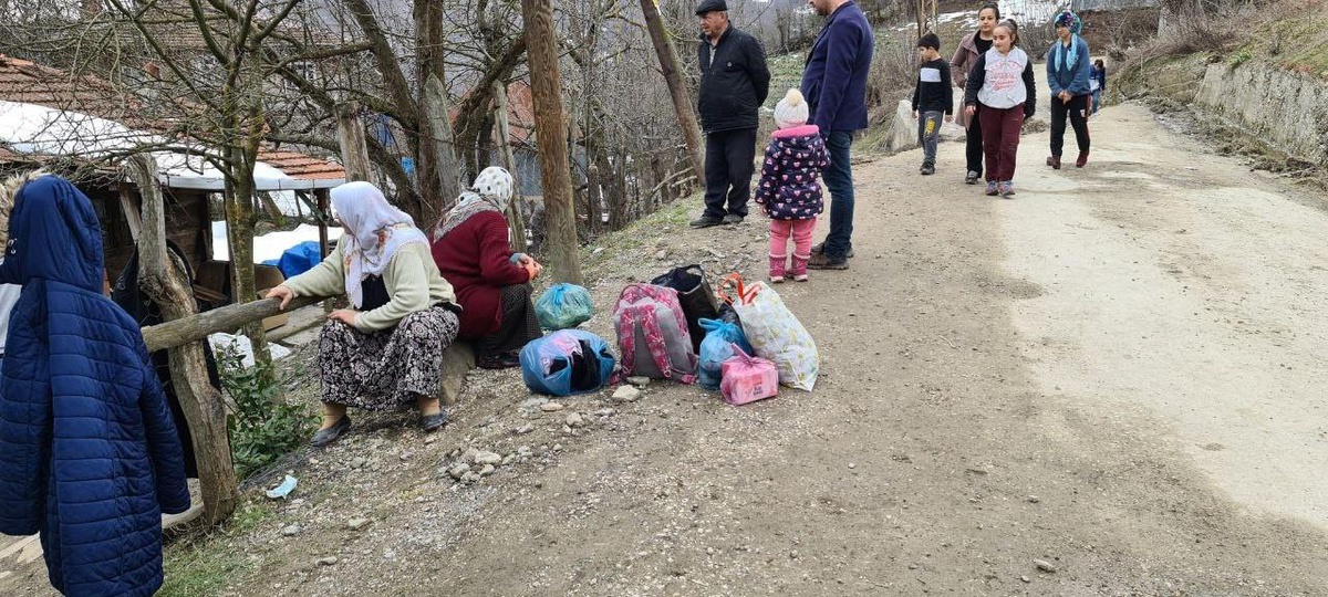 Heyelan etkisini artıyor: 9 evde 41 kişi tahliye edildi