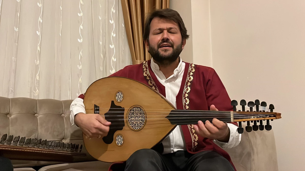 Hobi olarak kurdukları koroyla ailecek musiki yapıyorlar