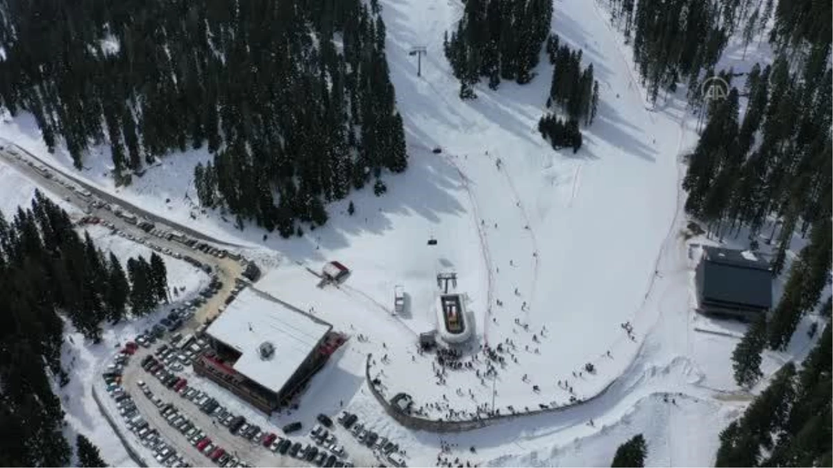 KASTAMONU - Yurduntepe Kayak Merkezi\'nde hafta sonu yoğunluğu yaşanıyor