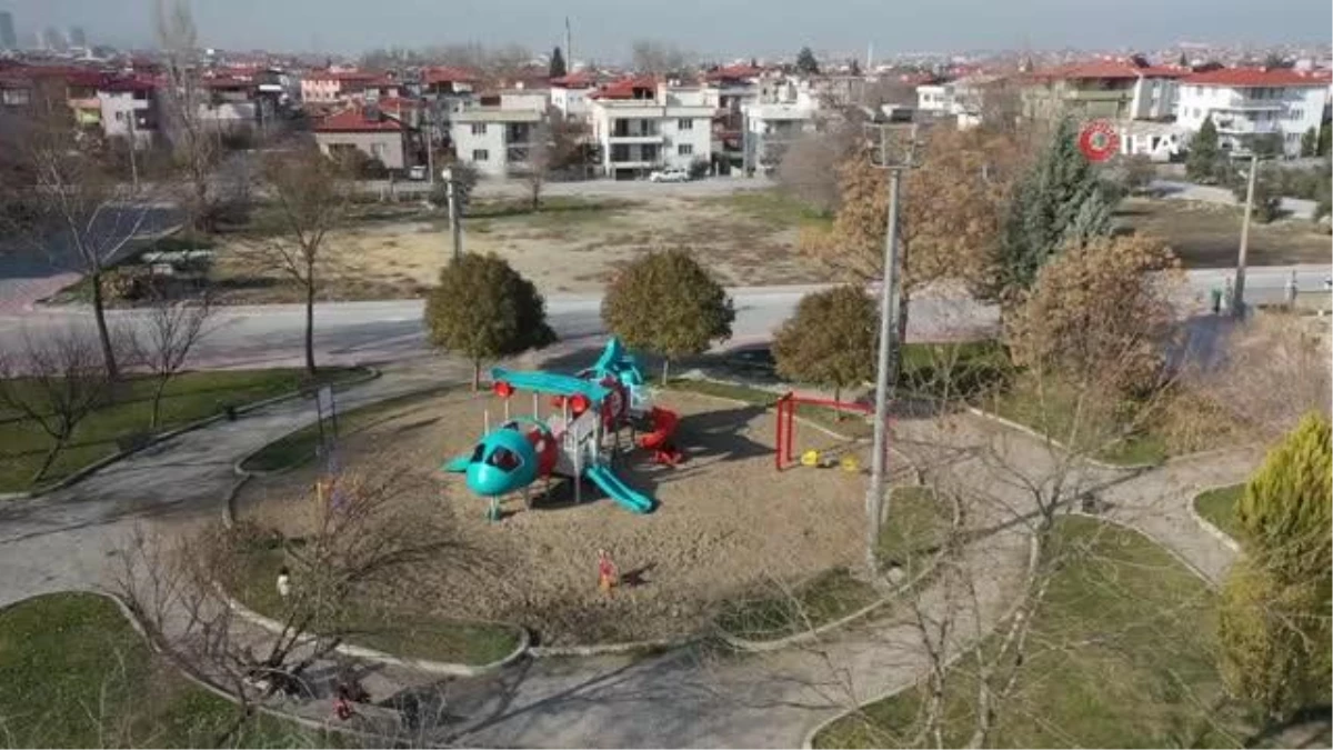 Pamukkale\'de yenilenen parklar çocukların kullanımına hazır