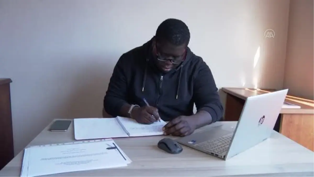 Son dakika... Senegalli öğrencilere göre Cumhurbaşkanı Erdoğan'ın ziyareti iki ülke ilişkilerini güçlendirecek