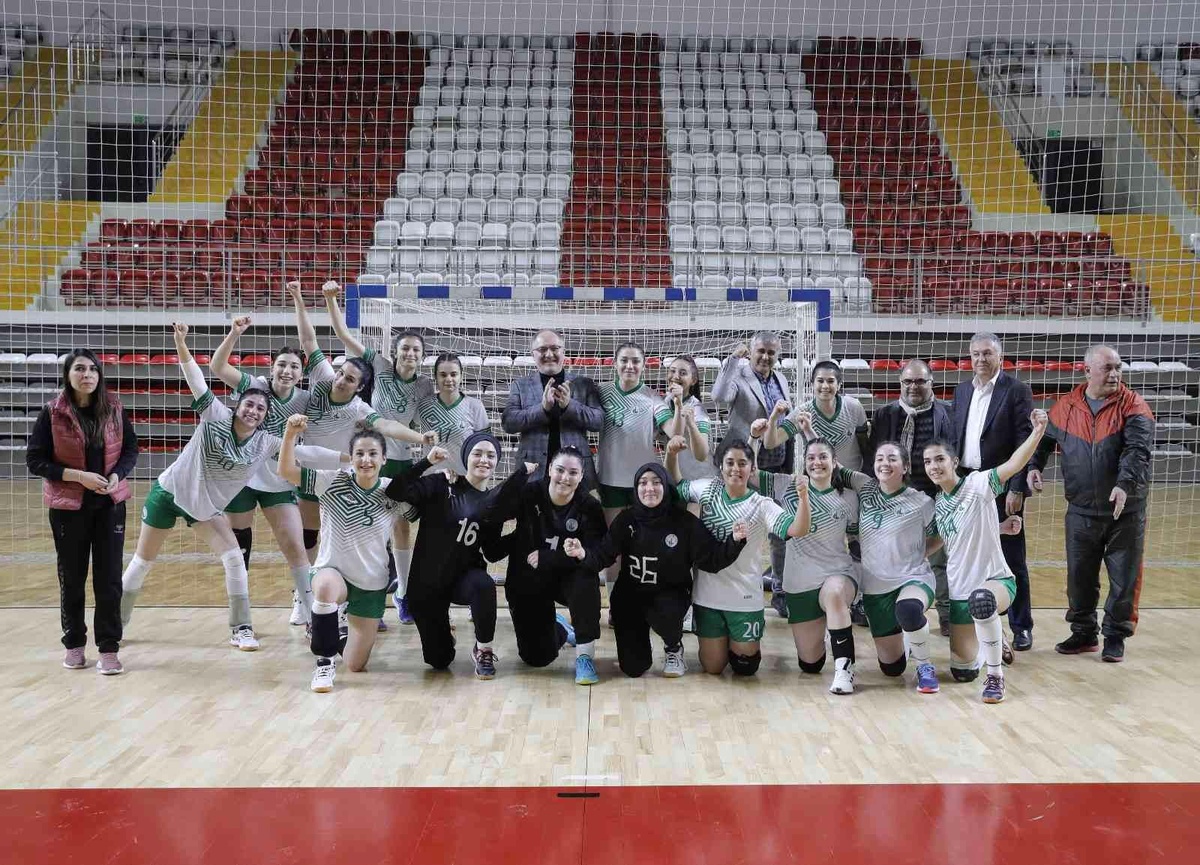 Son dakika haber! Sivas Belediyespor Hentbol Takımı evinde kazandı