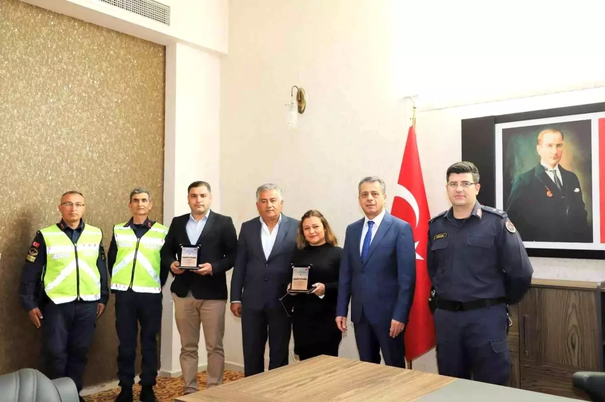 Son 5 yılda trafik cezası yemeyen ve kazaya karışmayan sürücülere plaket