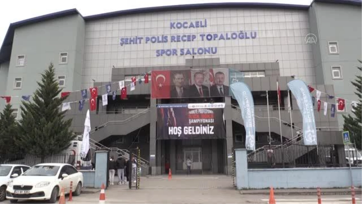 Türkiye Profesyonel Kick Boks Şampiyonası sürüyor