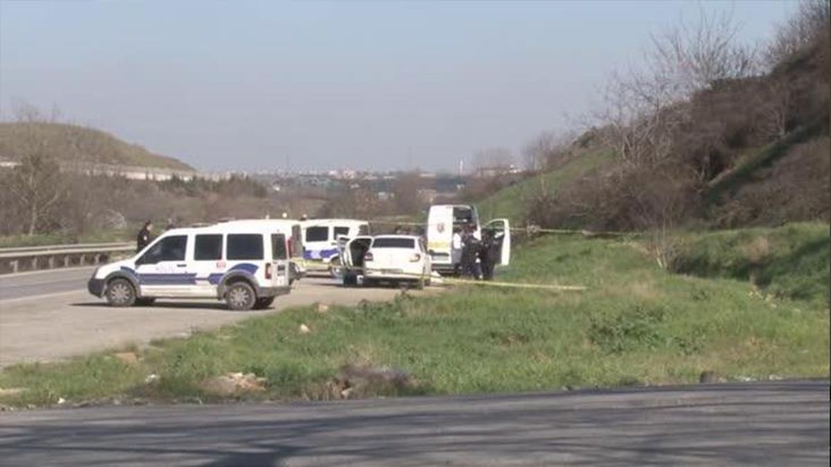 Pendik\'te feci olay! Ödünç aldığı aracı kenara çekip tabancayla intihar etti