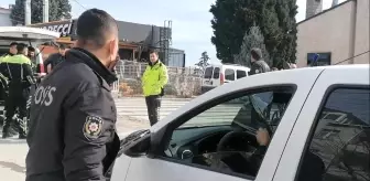 Ceza yememek için cam filmlerini elleriyle söktü