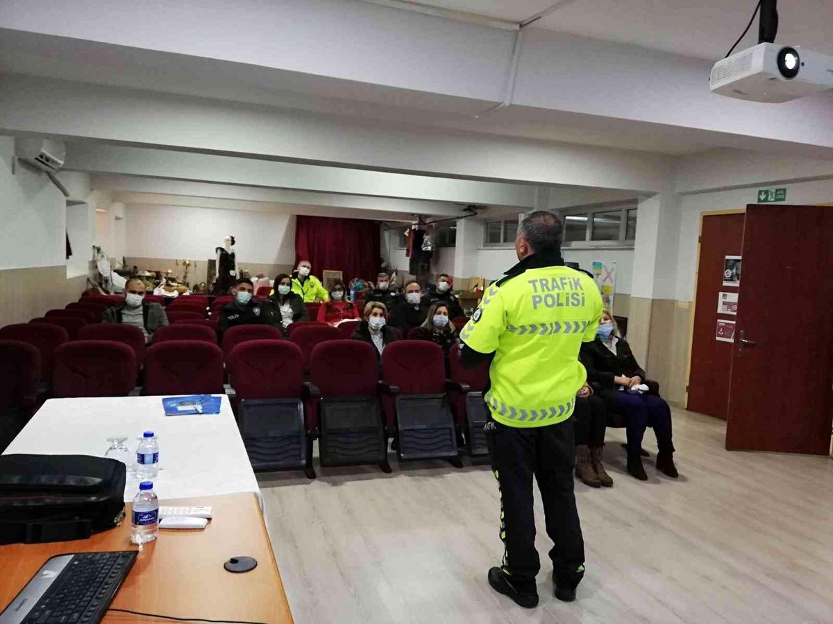 Emniyet personeline trafik eğitimi
