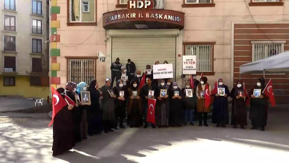 Evlat nöbetindeki ağabey, kardeşini HDP\'den istiyor