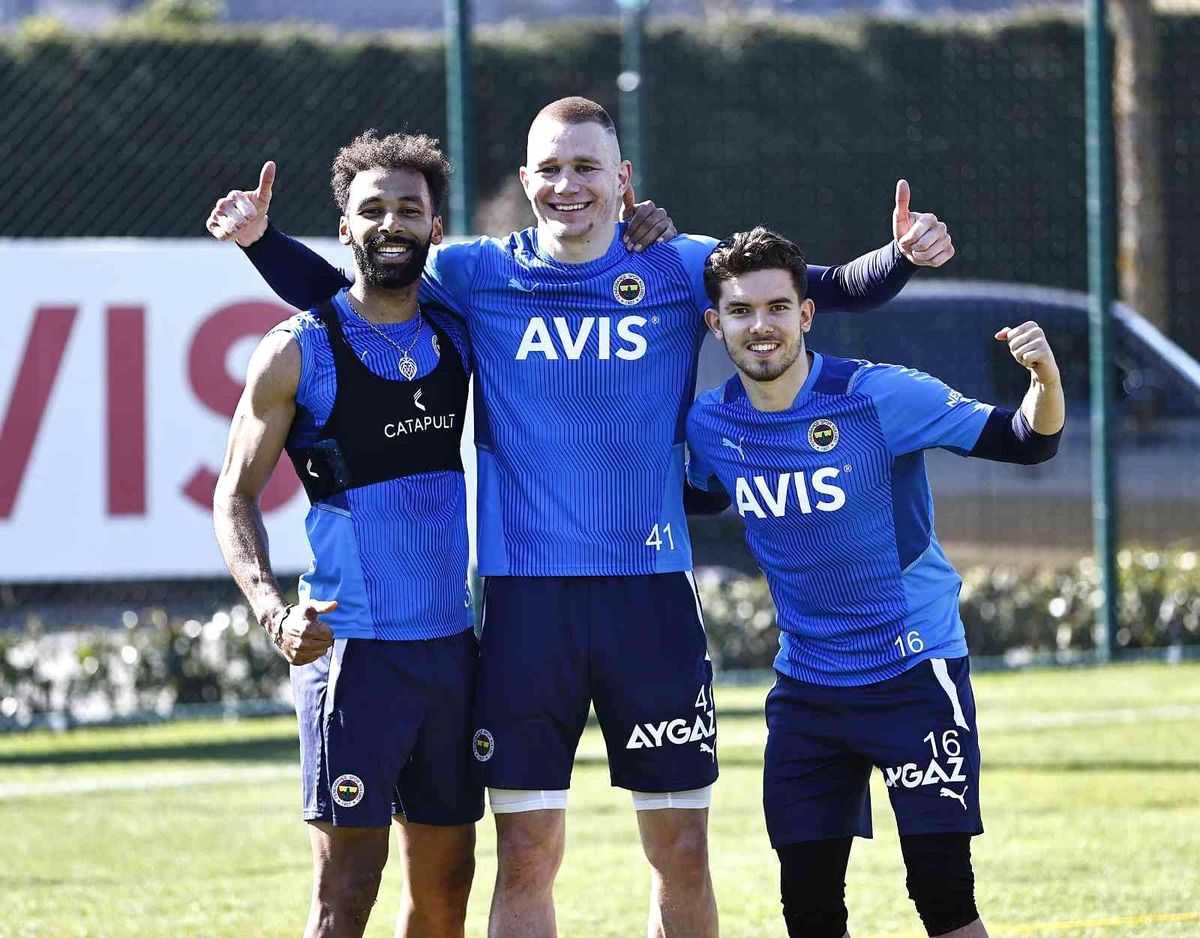 Fenerbahçe\'de Slavia Prag mesaisi başladı