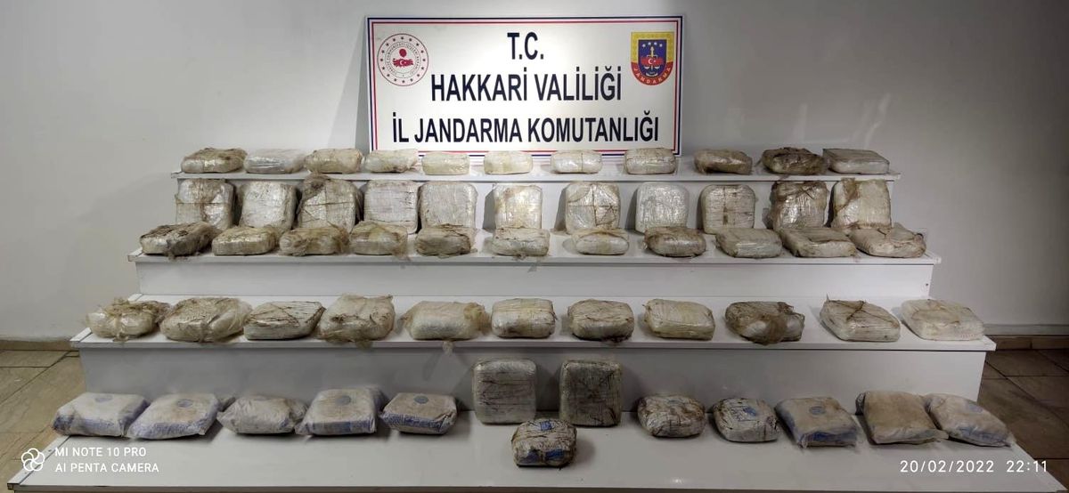 Hakkari kırsalında 70 kilo 600 gram eroin ele geçirildi