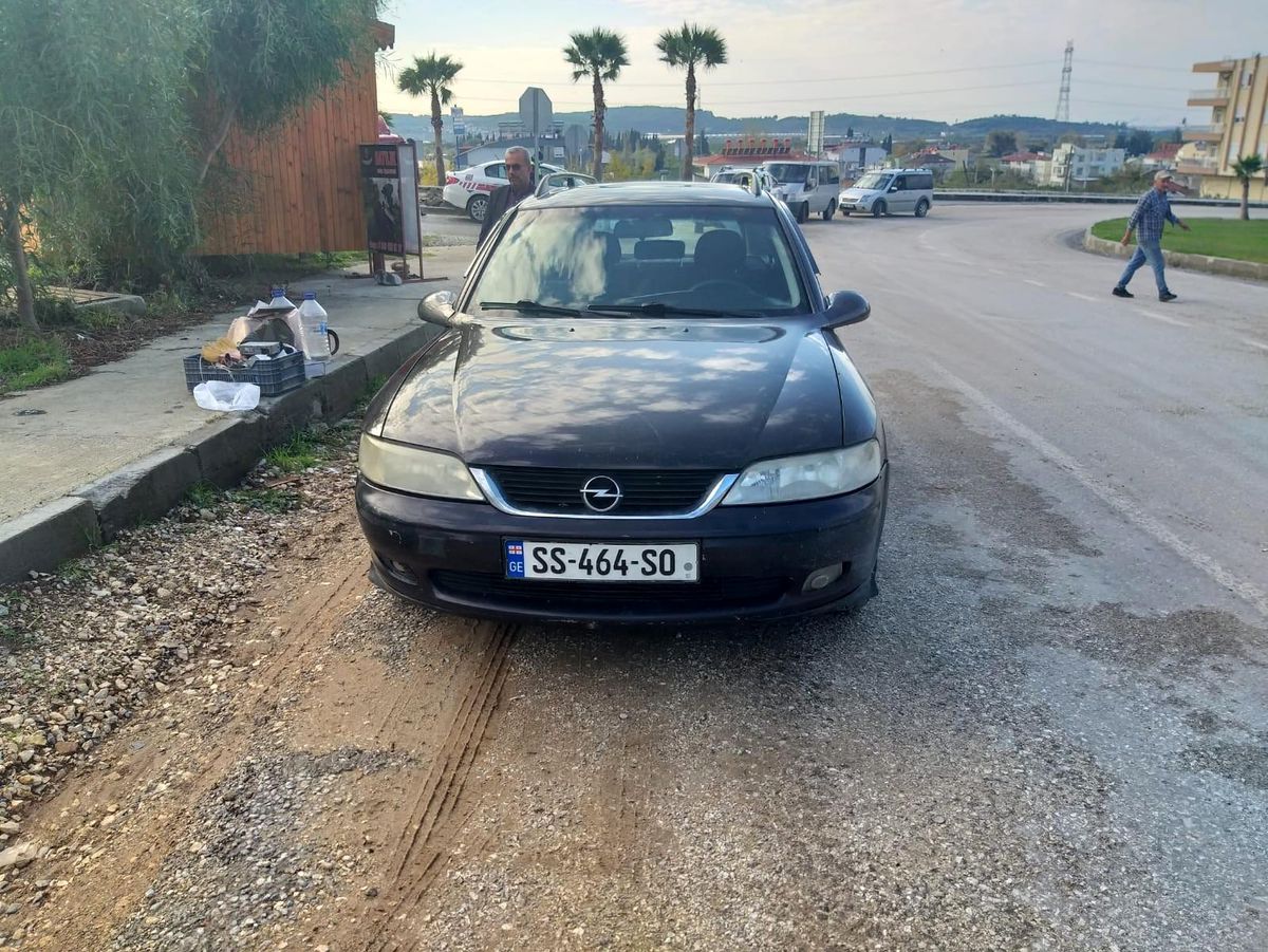 Son dakika haberi | Jandarma tarafından gümrük süresi dolan 8 araca el konuldu
