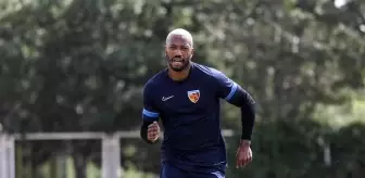 Kayserispor'un eski futbolcusu Fernandes, Yunanistan'a transfer oldu