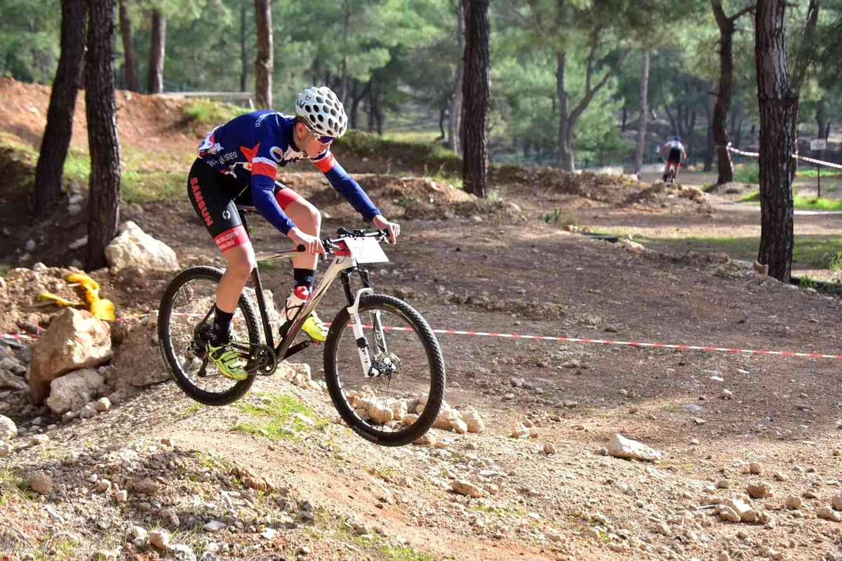 Kepez\'de pedallar 120 dakika yarıştı