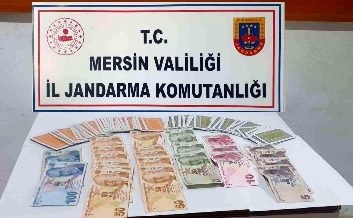 Mersin\'de kahvehaneye kumar operasyonu: 9 gözaltı