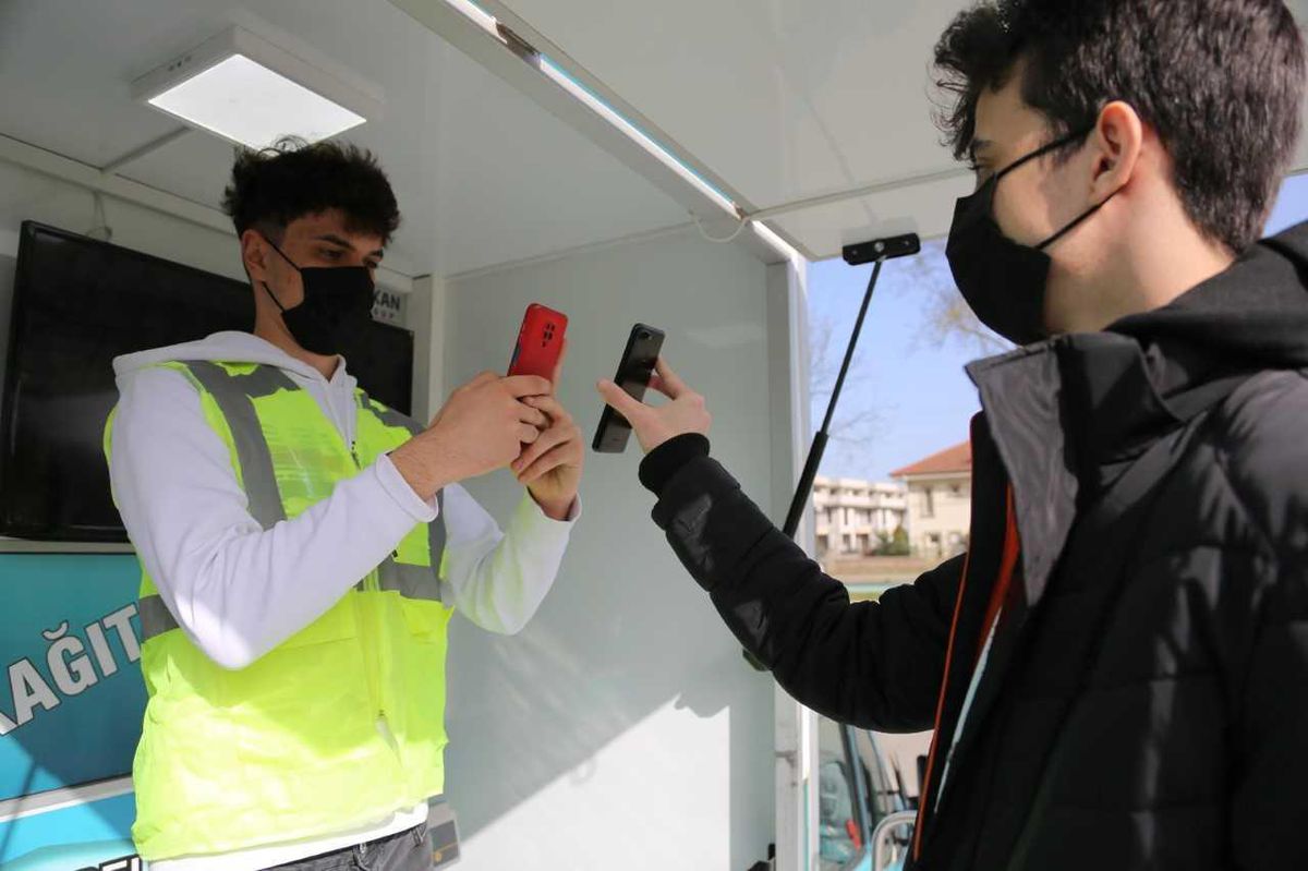 Son dakika haber... Sakarya\'da atık materyaller "Mobil Atık" projesiyle ekonomiye kazandırılıyor
