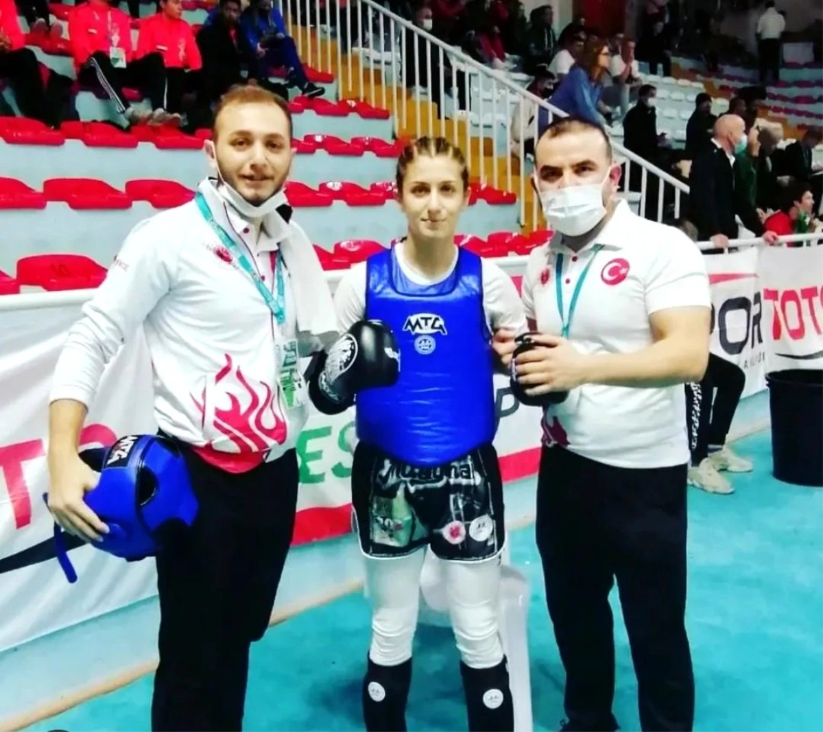 Sudenur Basancı, Gençler Avrupa Muaythai Şampiyonası\'nda üçüncü oldu