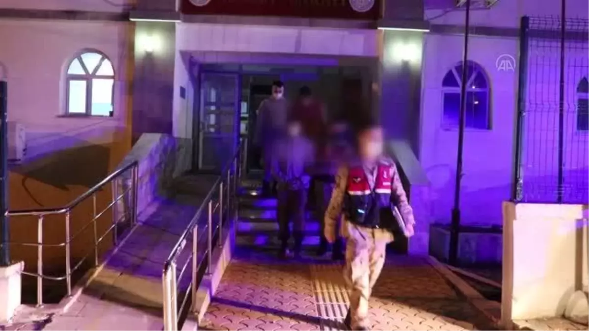 Son dakika haberi! Suriye'deki terör örgütleriyle bağlantılı 3 zanlı tutuklandı