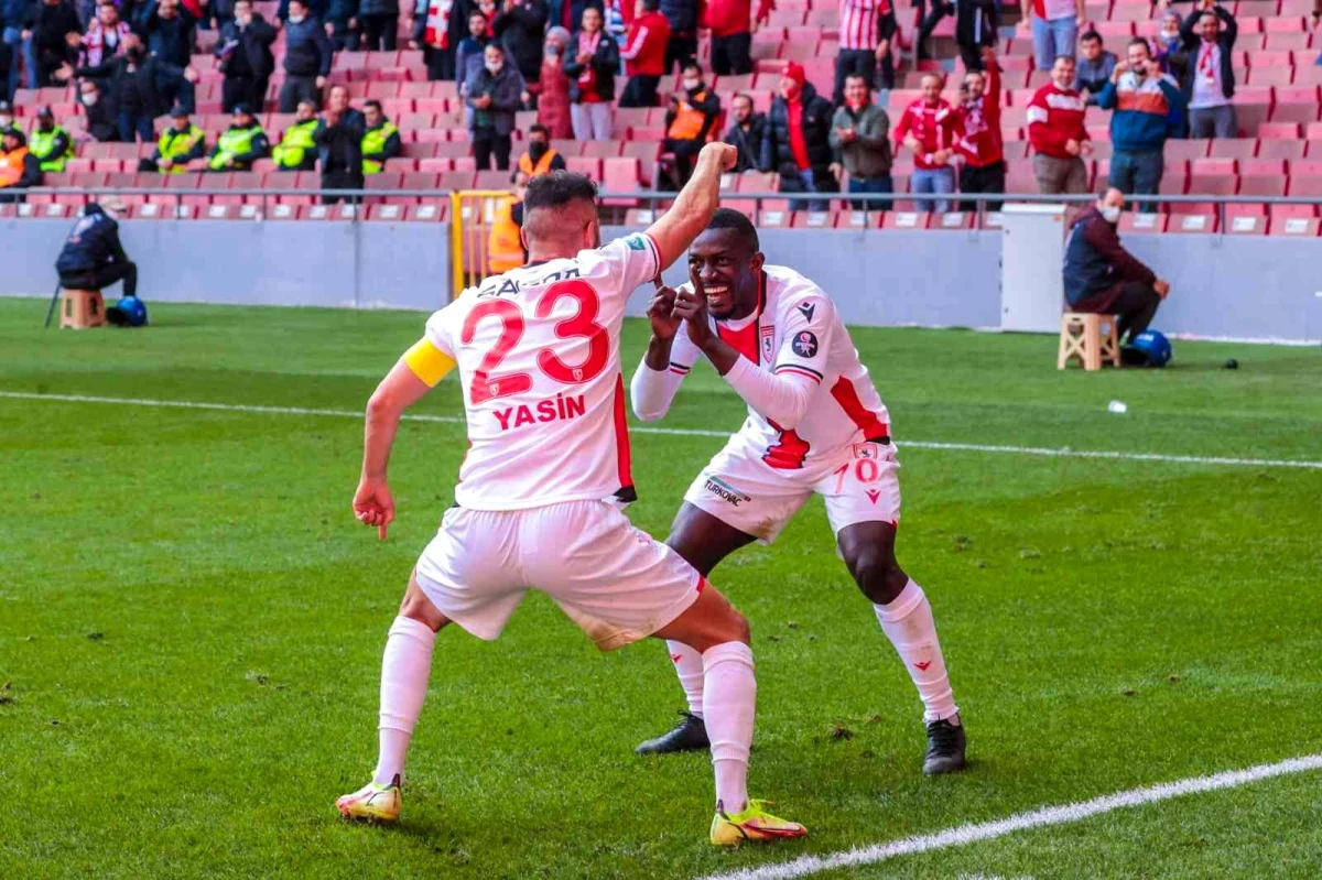 Yasin Öztekin 34 yaşında kariyerinin en golcü sezonunu yaşıyor