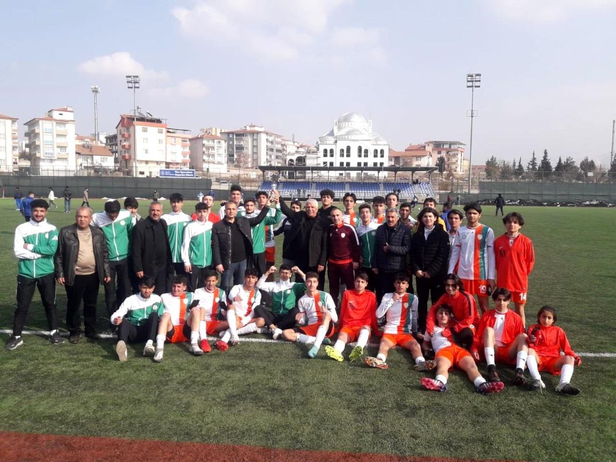 Yeşilyurt Belediyespor, namağlup şampiyon