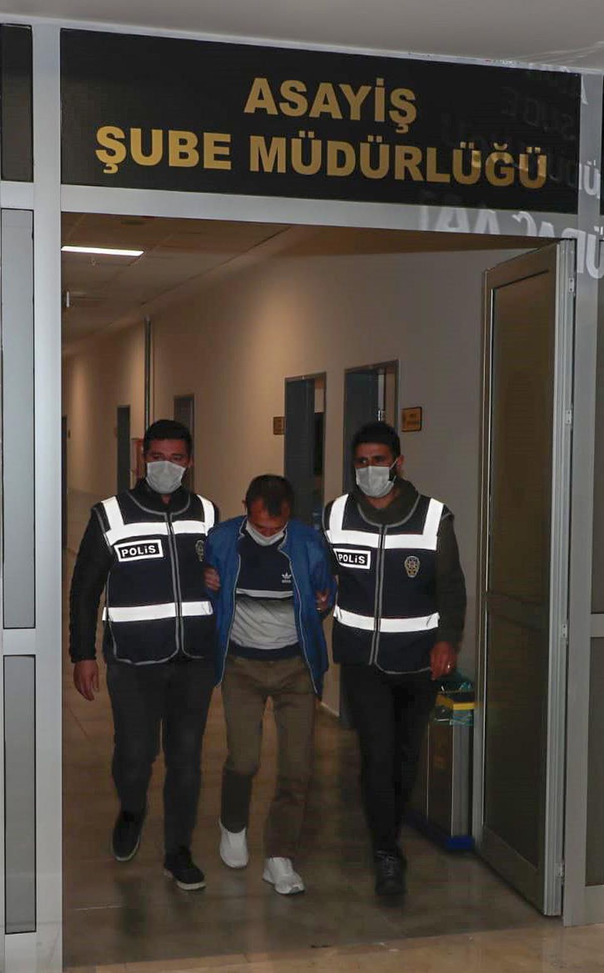 Antalya\'da hakkında 34 yıl 2 ay ve 15 yıl hapis cezası bulunan 2 hükümlü yakalandı