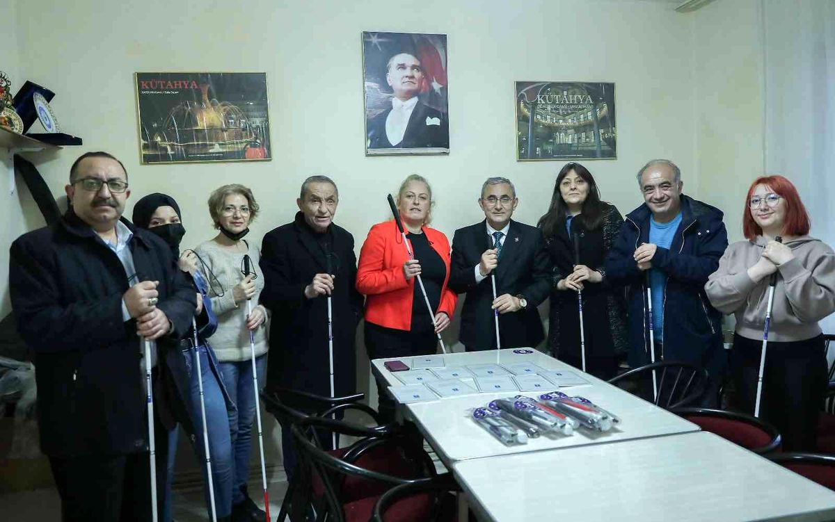 Başkan Işık\'tan beyaz baston