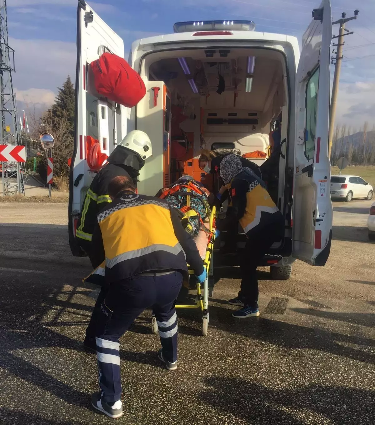 Son Dakika | Burdur\'da otomobil ile kamyonetin çarpıştığı kazada 3 kişi yaralandı