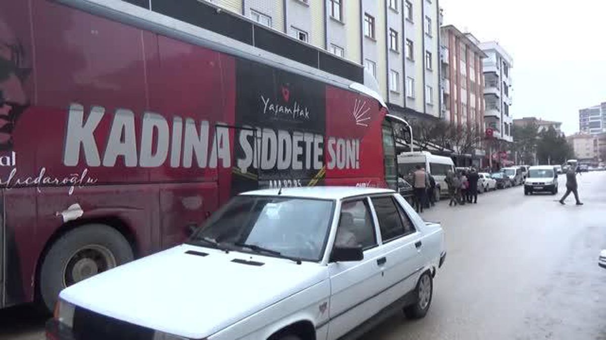 CHP Ankara Milletvekili Emir ile İl Başkanı Akıllı, Kahramankazan'da ziyaretlerde bulundu