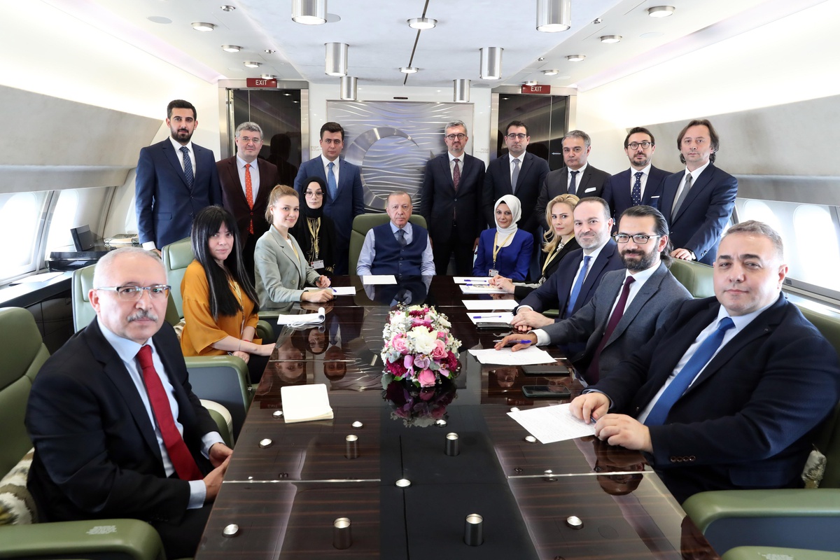 Cumhurbaşkanı Erdoğan: "(Hal düzenlemesi) Belli kotada üretici birliklerine kontenjan vererek hallere girmesini sağlayacağız ki fiyatların...