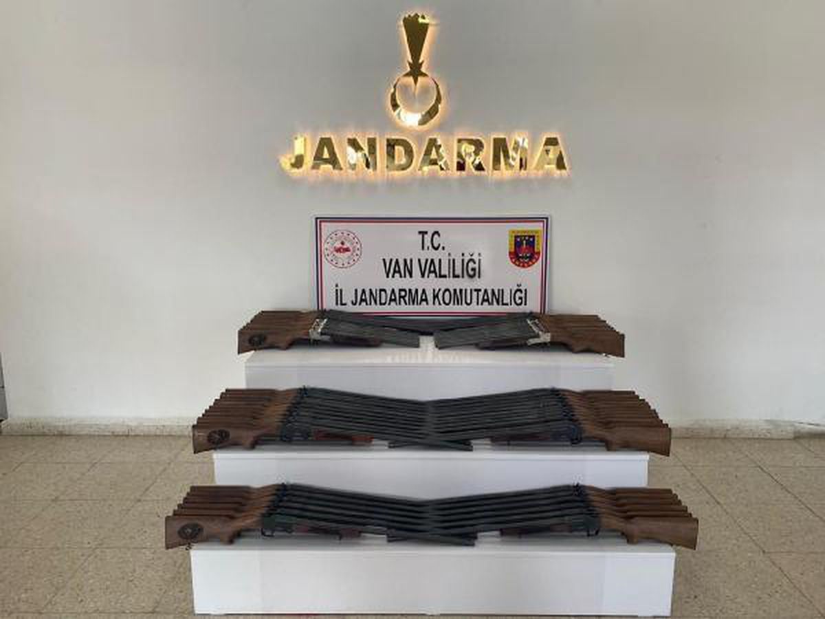 Durdurulan araçta 60 av tüfeği ele geçirildi