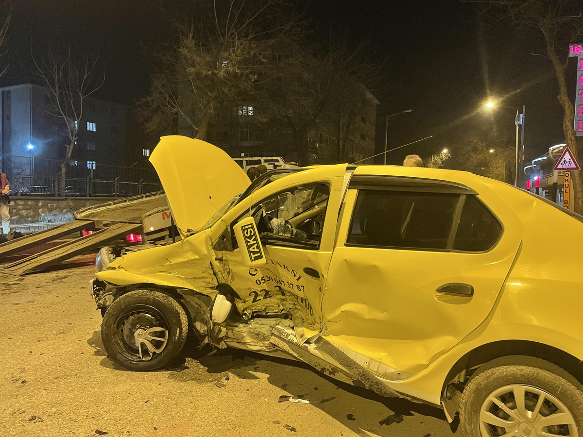 Edirne\'deki trafik kazasında yaralanan motosiklet sürücüsü öldü
