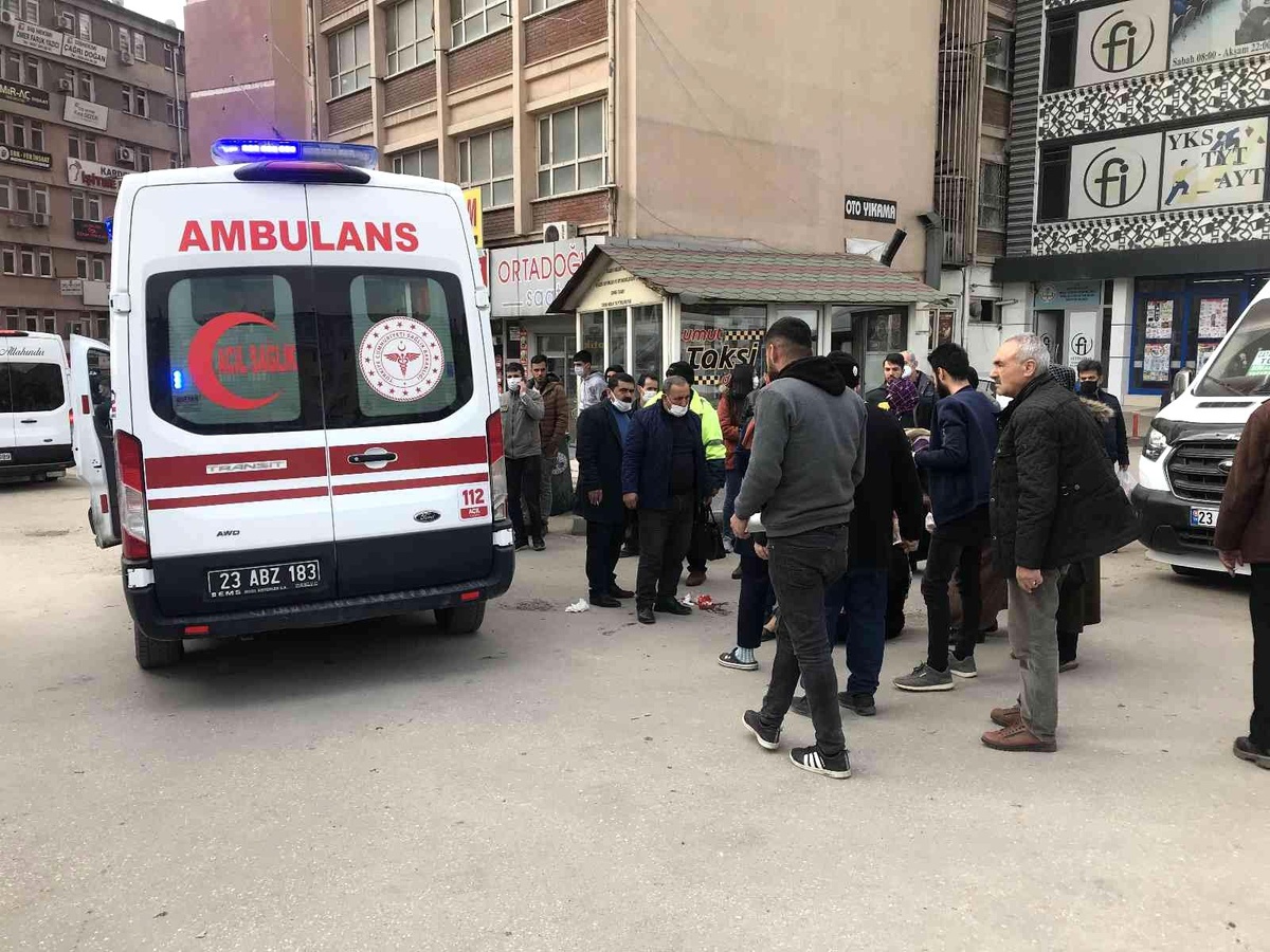 Elazığ\'da minibüsün çarptığı yaya yaralandı