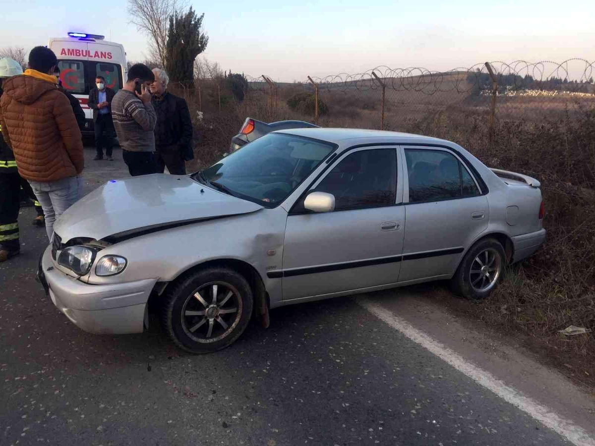 İki otomobil çarpıştı; 1 yaralı