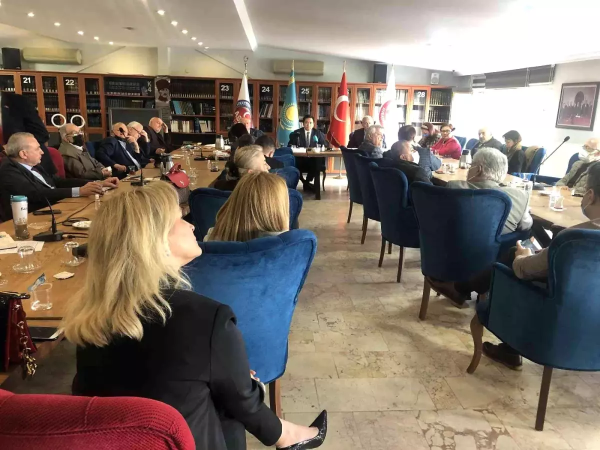 İstanbul'da 'Yeni Dönemde Kazakistan' toplantısı yapıldı