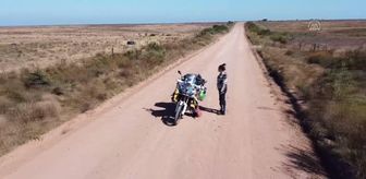 JOHANNESBURG - Türk kadın akademisyen ve gezgin Asil Özbay, motosikletiyle tek başına Afrika'yı turluyor (2)