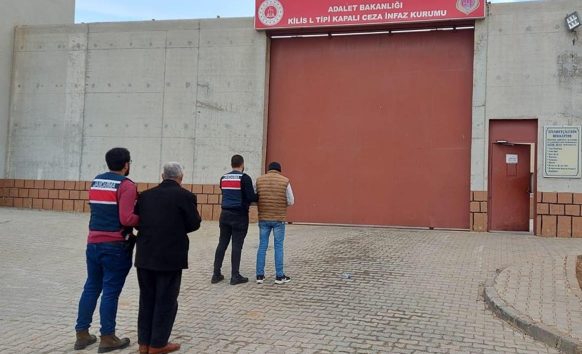 Kilis\'te kesinleşmiş hapis cezası bulunan 2 hükümlü yakalandı