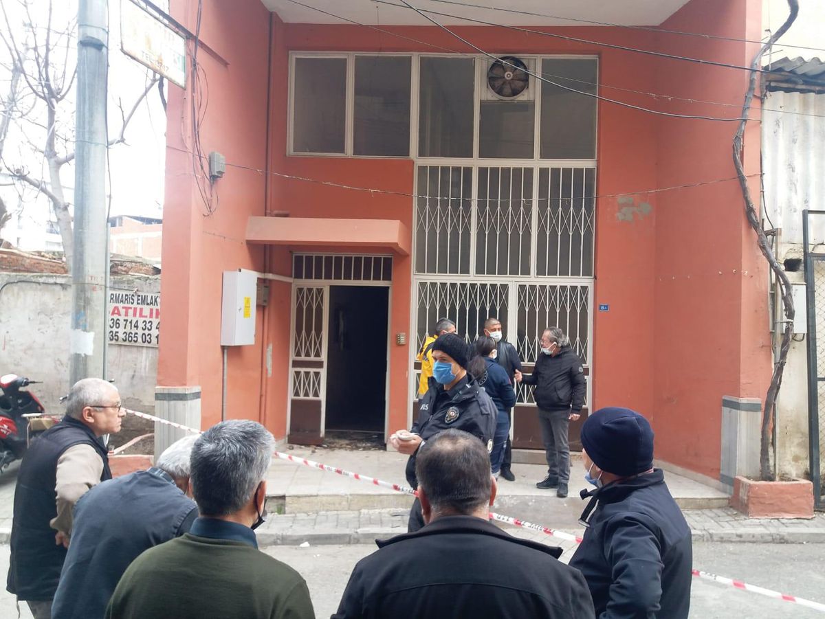 Manisa\'da haber alınamayan yaşlı çift, evde ölü bulundu