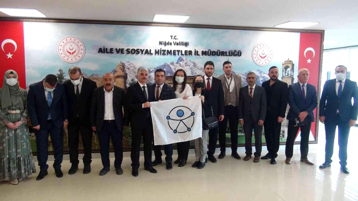 Niğde\'de kurumlara \'Erişilebilirlik bayrağı\' verildi