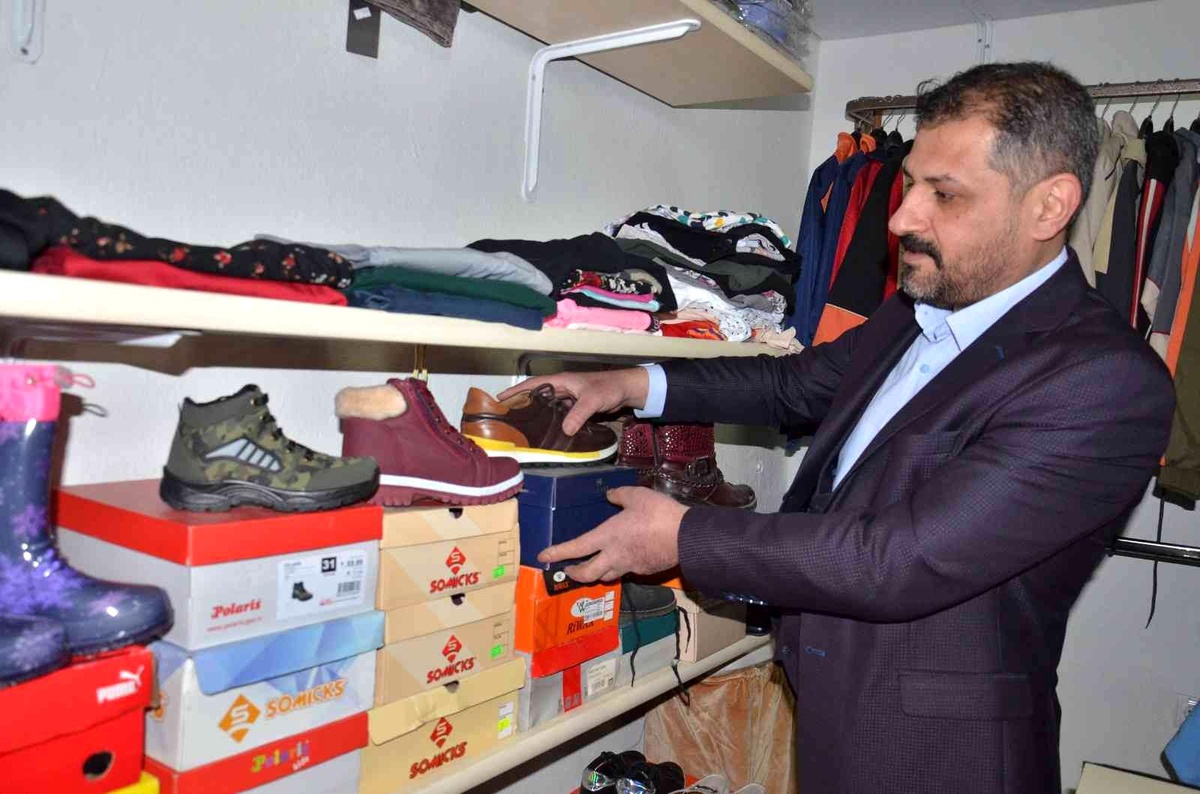 Para yerine sevginin geçtiği mağaza açıldı