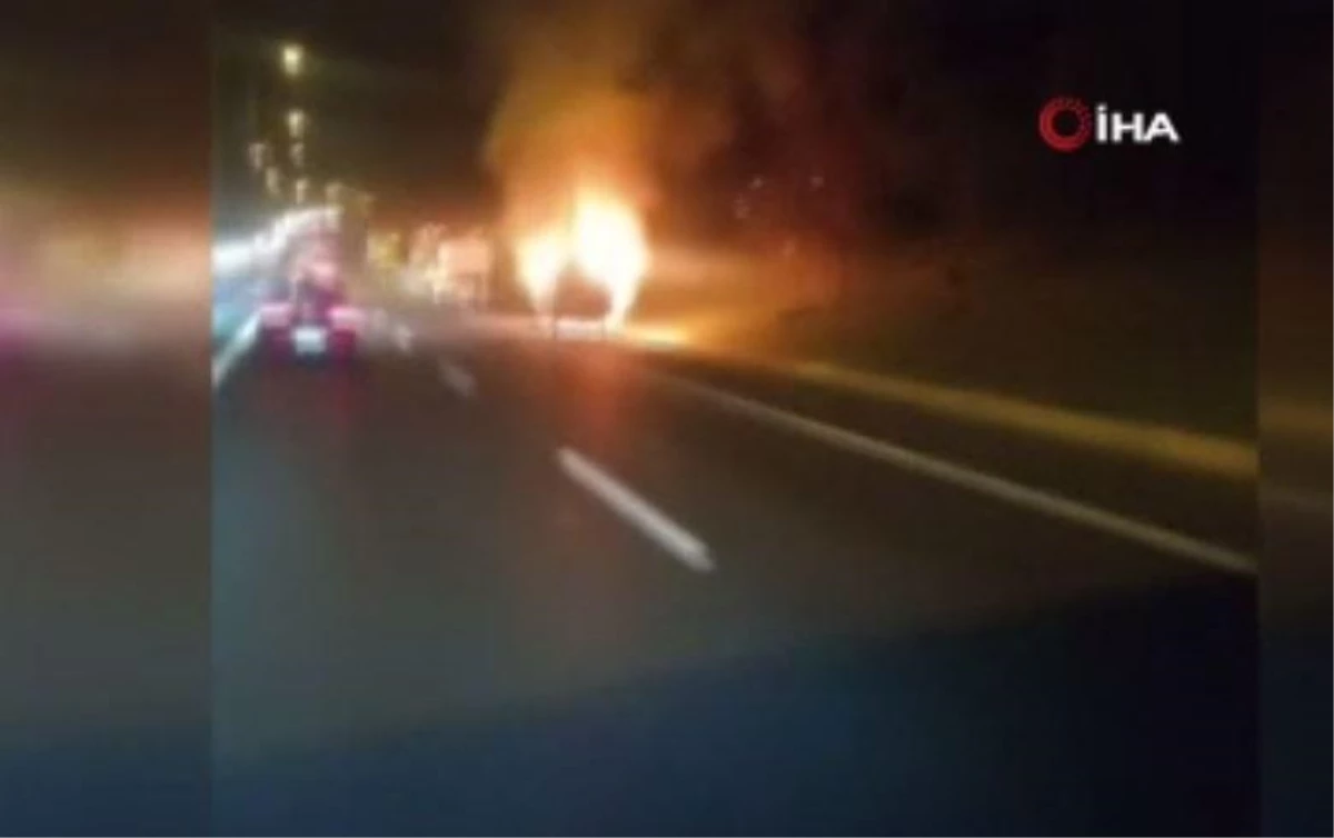 TEM Otoyolu\'nda ticari araç alev alev yandı