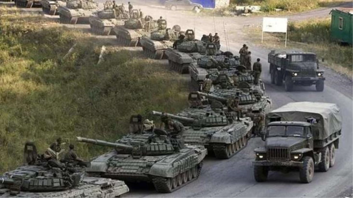 Ukrayna askeri Rusya\'nın ilerlemesini değerlendirdi! Bir gecede 10 bin Rus askeri Ukrayna\'ya girdi