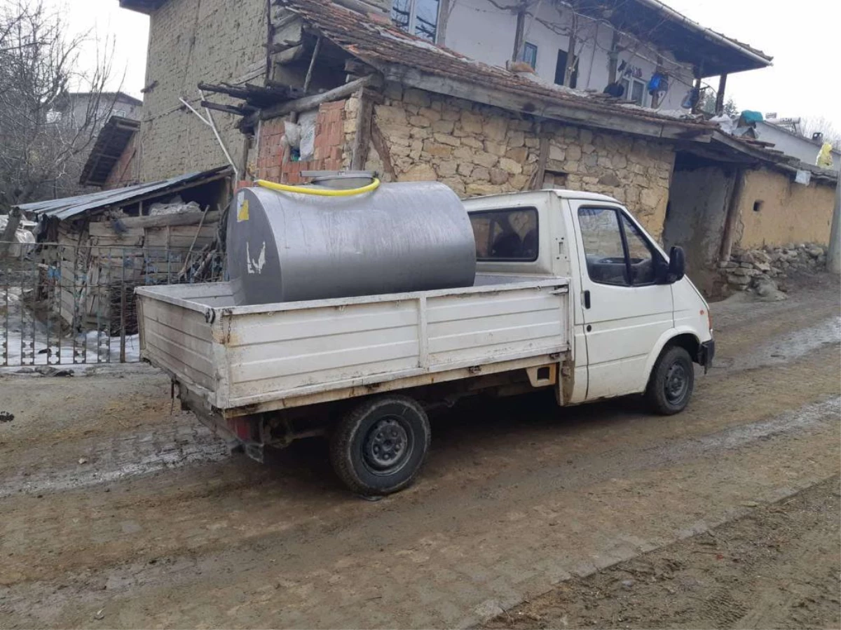 Uşak\'ta manevra yapan kamyonetin çarptığı kadın öldü